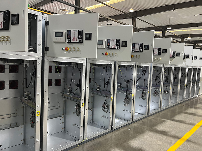大全长江电器智能操控带6点测温，120台开关柜安装与调试